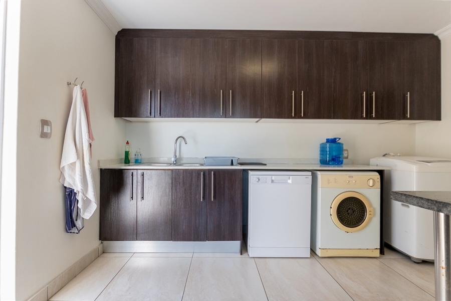 4 Bedroom Property for Sale in Sunset Estate Western Cape